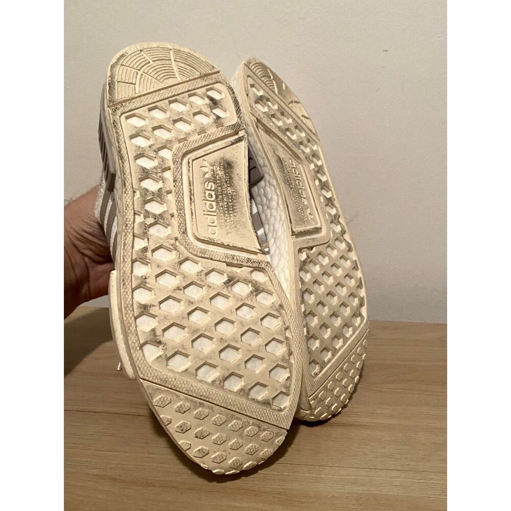 Adidas NMD_R1 W Women’s 7 Cream Boost Sneakers – FV3883 – w/ Original Box - Picture 5 of 7